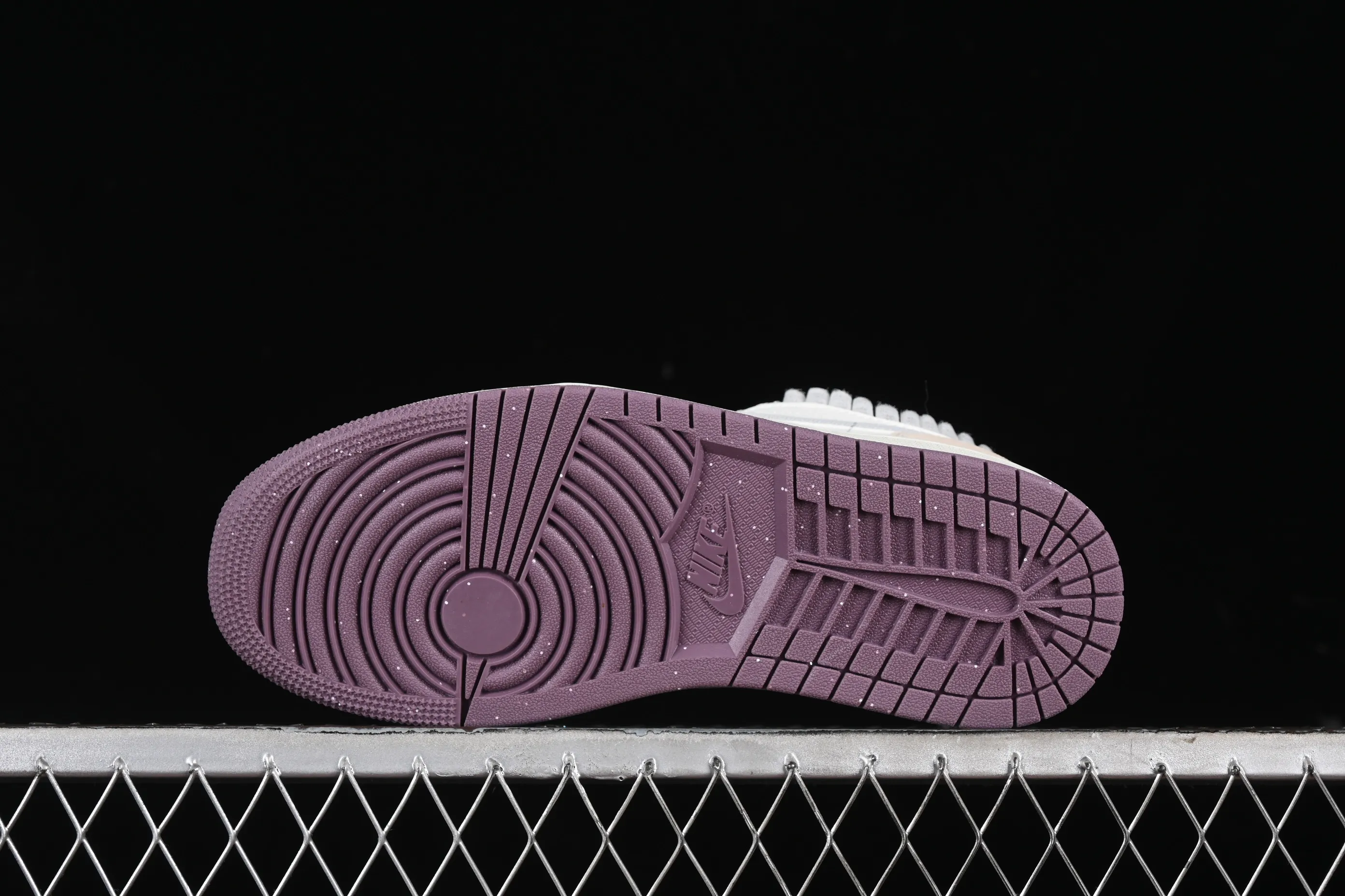 All Categories Air Jordan Jordan Series Basketball Shoes Air Jordan 1 Low Air Jordan 1 Low AJ1 Joe 1 Taro Sweetheart Low-top Retro Cultural Casual Shoes FQ8094-100